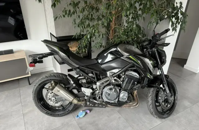 KAWASAKI Z 900 