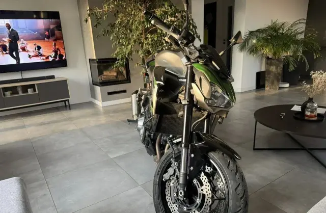 KAWASAKI Z 900 