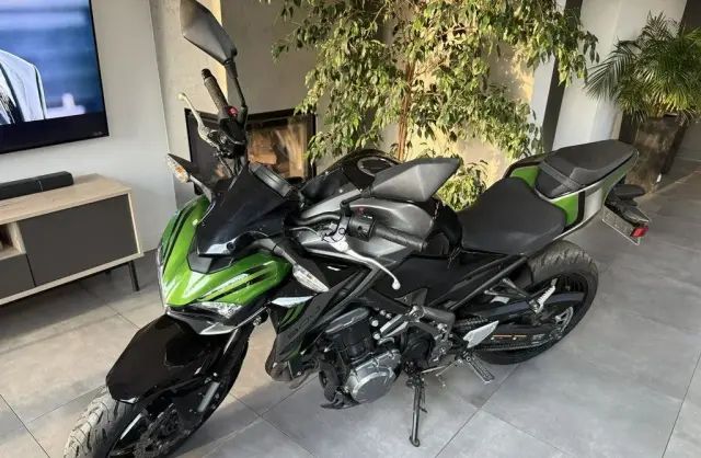 KAWASAKI Z 900 