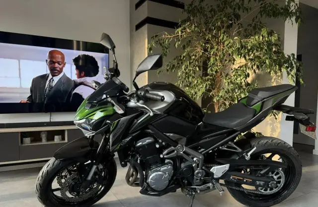 KAWASAKI Z 900 