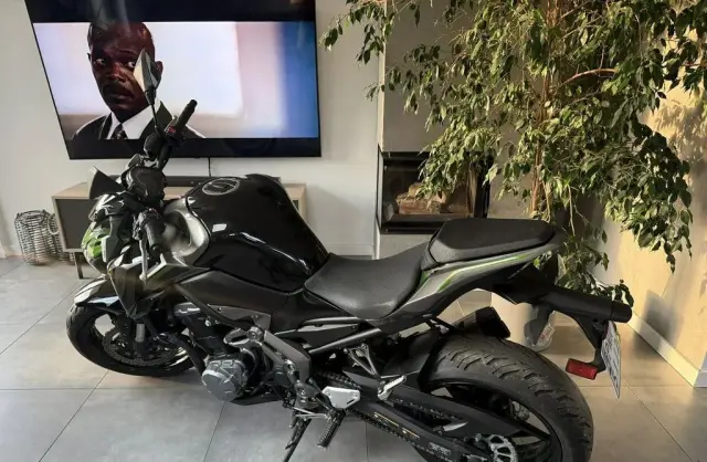 KAWASAKI Z 900 