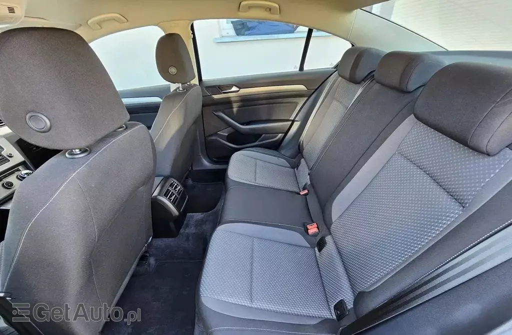 VOLKSWAGEN Passat 1.4 TSI (150 KM) ACT