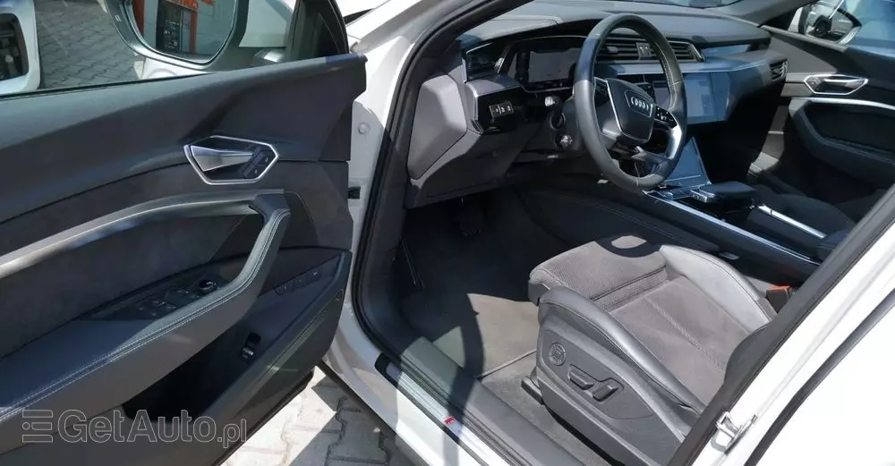 AUDI E-tron 50 quattro S line