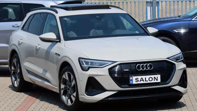 AUDI E-tron 50 quattro S line