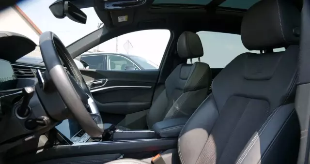 AUDI E-tron 50 quattro S line