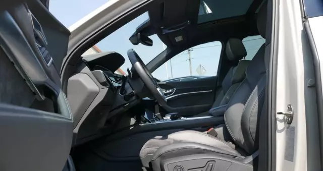 AUDI E-tron 50 quattro S line