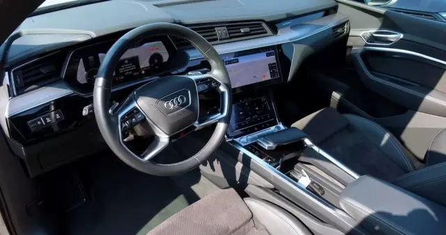 AUDI E-tron 50 quattro S line