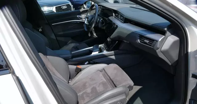 AUDI E-tron 50 quattro S line