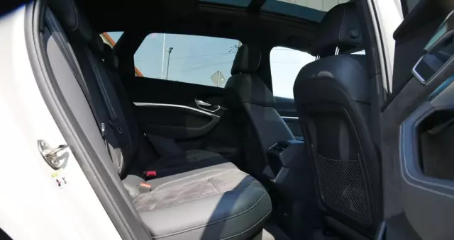 AUDI E-tron 50 quattro S line
