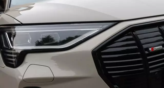 AUDI E-tron 50 quattro S line