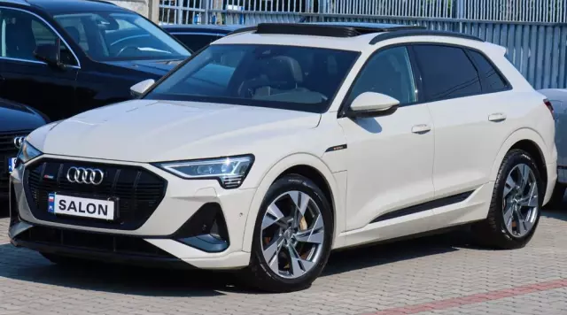 AUDI E-tron 50 quattro S line