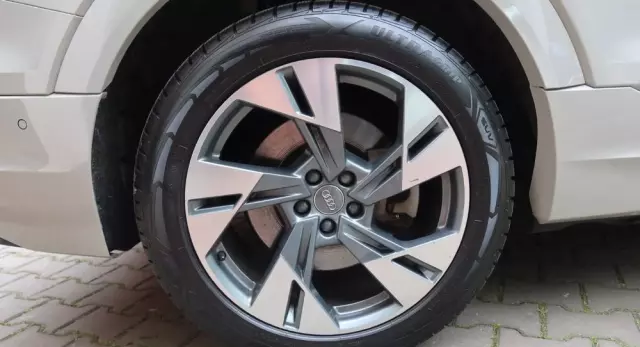 AUDI E-tron 50 quattro S line