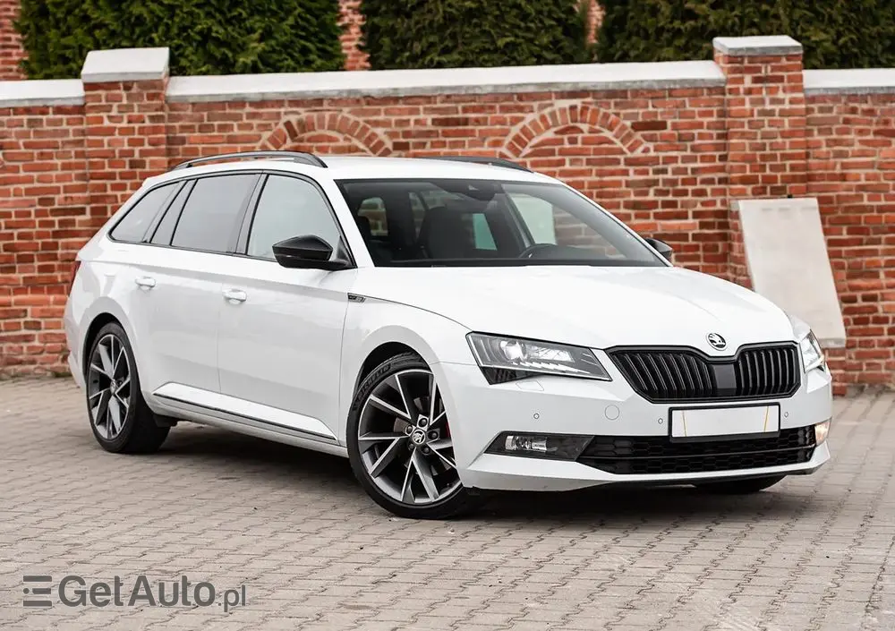 SKODA Superb 2.0 TDI DSG Sportline