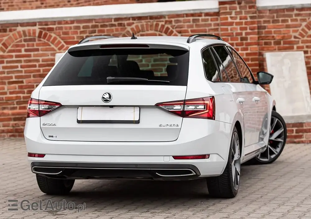 SKODA Superb 2.0 TDI DSG Sportline