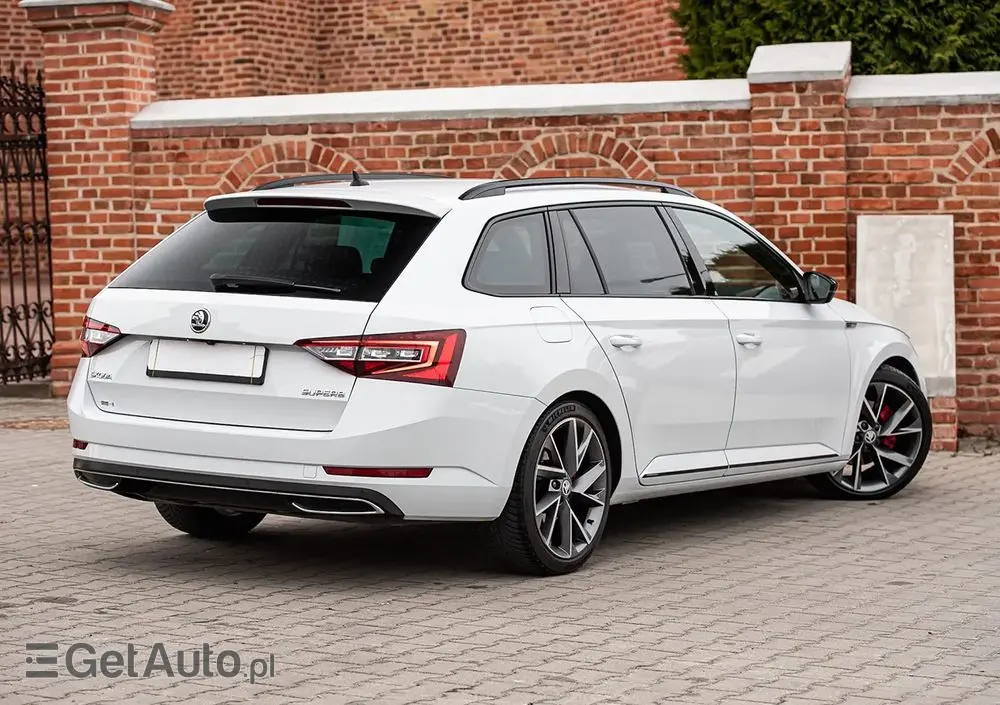 SKODA Superb 2.0 TDI DSG Sportline