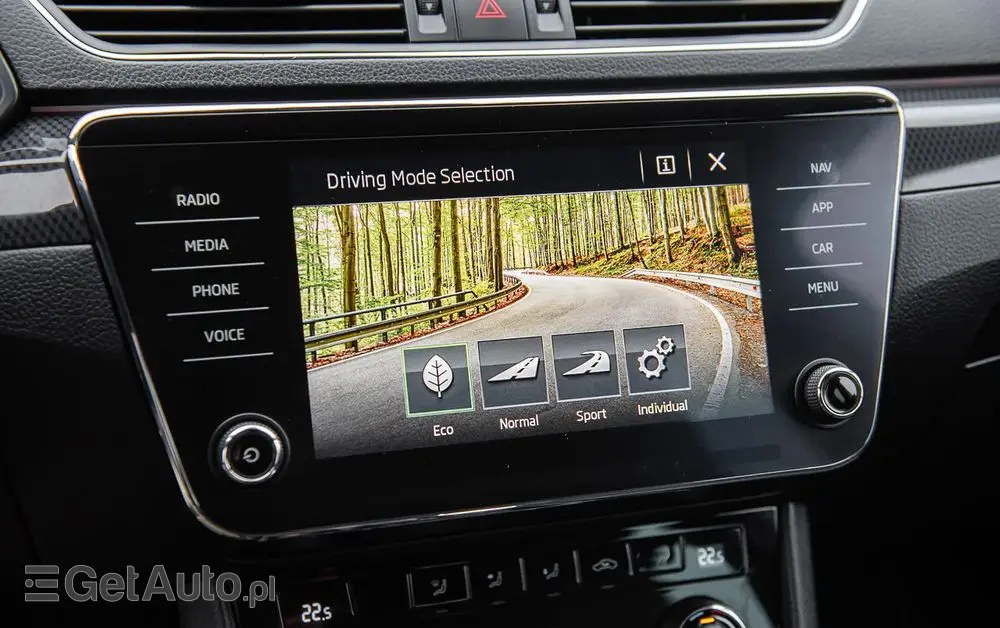 SKODA Superb 2.0 TDI DSG Sportline