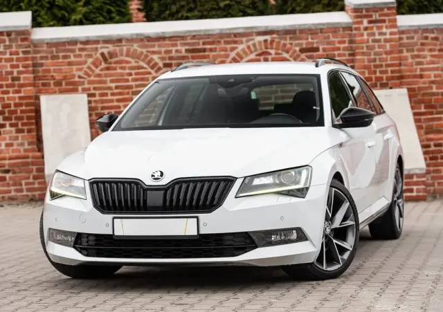SKODA Superb 2.0 TDI DSG Sportline
