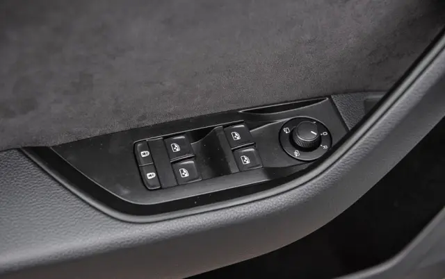 SKODA Superb 2.0 TDI DSG Sportline