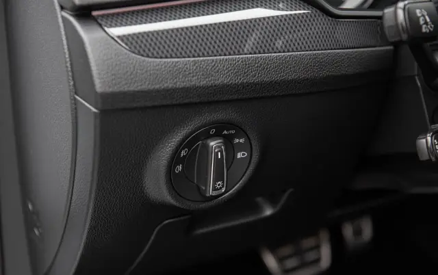 SKODA Superb 2.0 TDI DSG Sportline