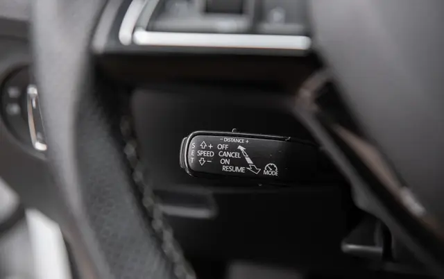 SKODA Superb 2.0 TDI DSG Sportline