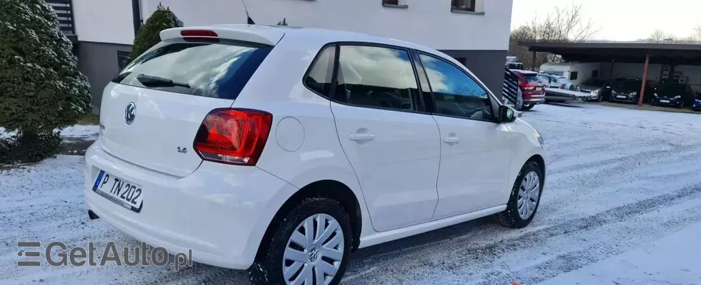 VOLKSWAGEN Polo 