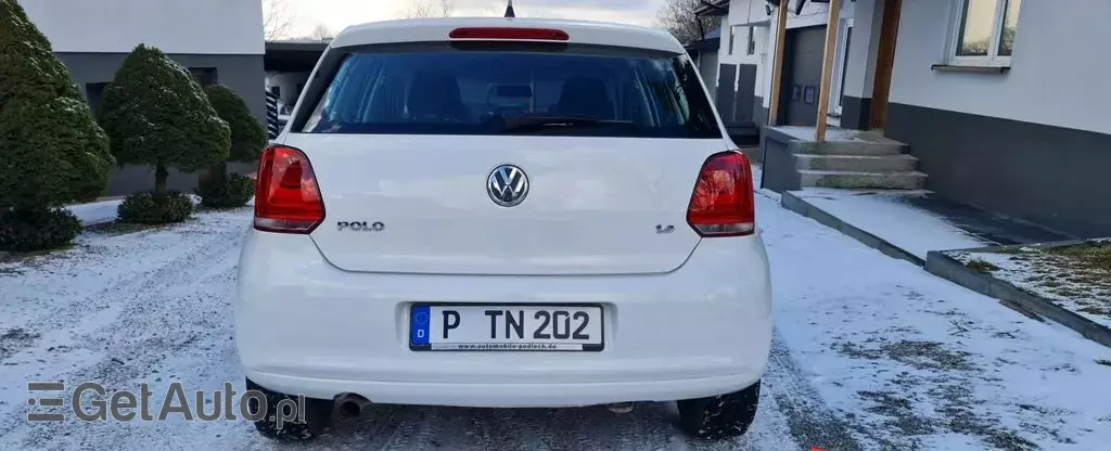 VOLKSWAGEN Polo 