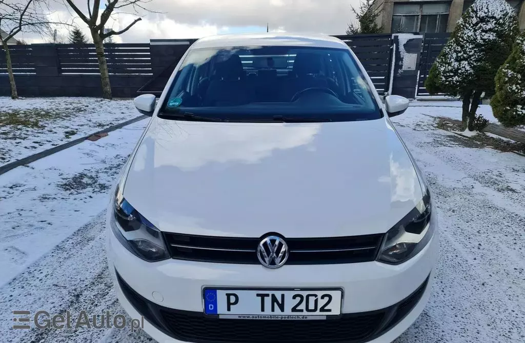 VOLKSWAGEN Polo 