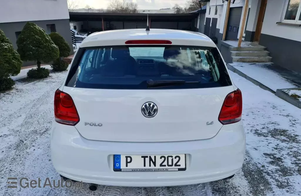 VOLKSWAGEN Polo 