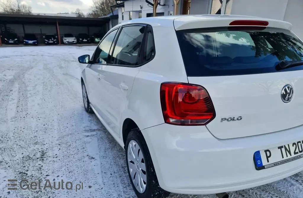 VOLKSWAGEN Polo 