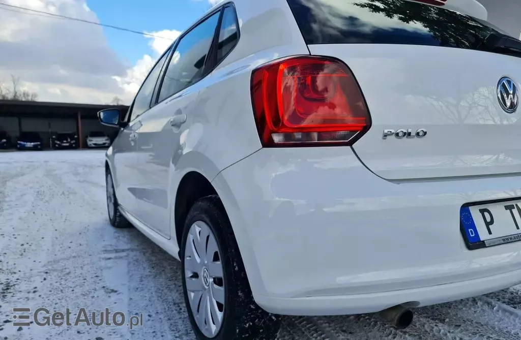 VOLKSWAGEN Polo 