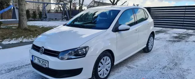 VOLKSWAGEN Polo 
