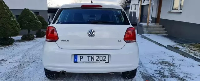VOLKSWAGEN Polo 