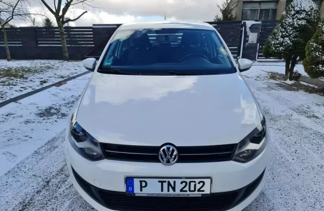 VOLKSWAGEN Polo 