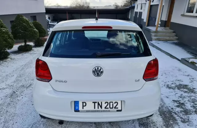 VOLKSWAGEN Polo 
