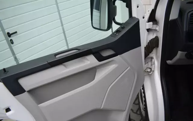 VOLKSWAGEN TRANSPORTER T6 DOKA SELAN // 