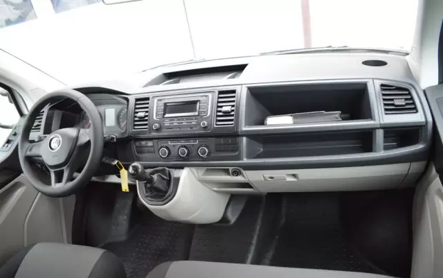 VOLKSWAGEN TRANSPORTER T6 DOKA SELAN // 