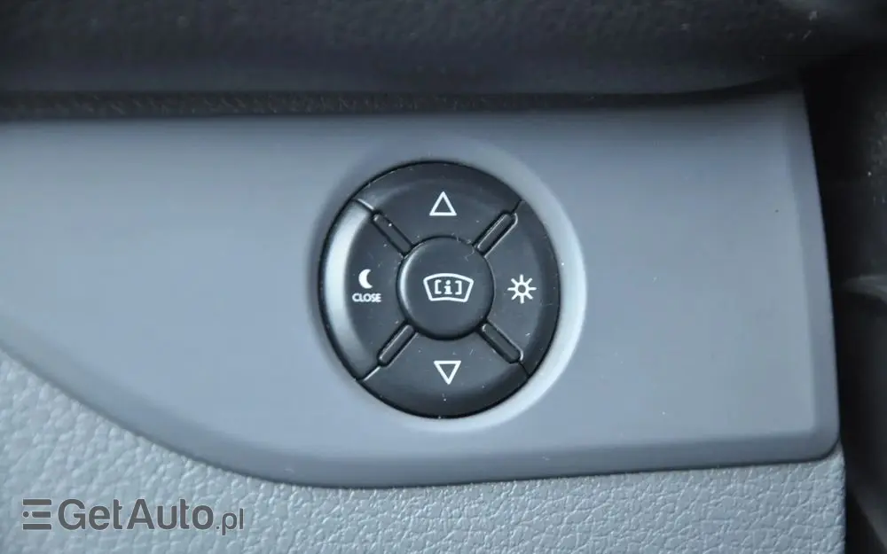 PEUGEOT EXPERT 2.0 HDI 177 KM AUTOMAT IZOTERMA KRAJOWY BEZWYPADKOWY I WŁAŚCICIEL Drzwi przesuwne z dwóch stron 