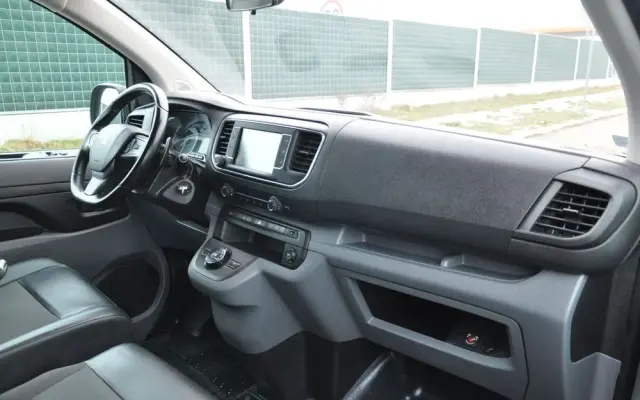 PEUGEOT EXPERT 2.0 HDI 177 KM AUTOMAT IZOTERMA KRAJOWY BEZWYPADKOWY I WŁAŚCICIEL Drzwi przesuwne z dwóch stron 