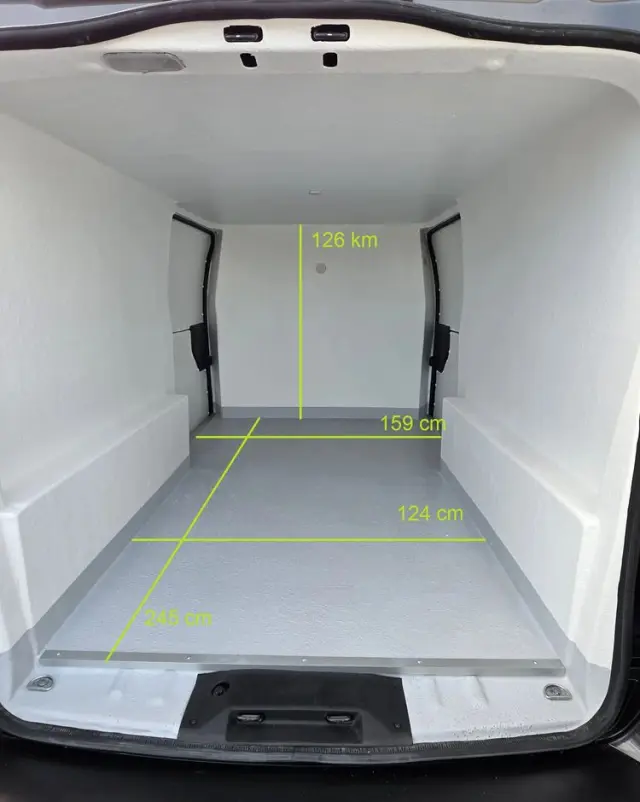 PEUGEOT EXPERT 2.0 HDI 177 KM AUTOMAT IZOTERMA KRAJOWY BEZWYPADKOWY I WŁAŚCICIEL Drzwi przesuwne z dwóch stron 