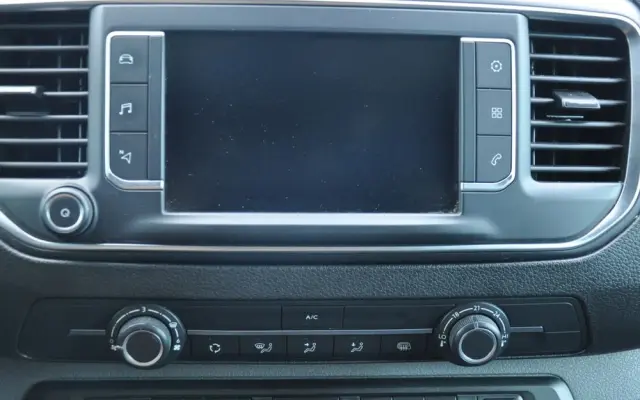 PEUGEOT EXPERT 2.0 HDI 177 KM AUTOMAT IZOTERMA KRAJOWY BEZWYPADKOWY I WŁAŚCICIEL Drzwi przesuwne z dwóch stron 