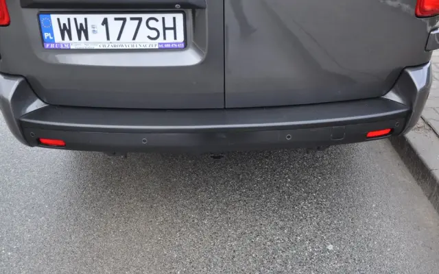 PEUGEOT EXPERT 2.0 HDI 177 KM AUTOMAT IZOTERMA KRAJOWY BEZWYPADKOWY I WŁAŚCICIEL Drzwi przesuwne z dwóch stron 