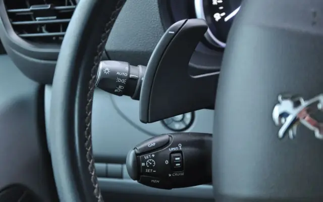 PEUGEOT EXPERT 2.0 HDI 177 KM AUTOMAT IZOTERMA KRAJOWY BEZWYPADKOWY I WŁAŚCICIEL Drzwi przesuwne z dwóch stron 