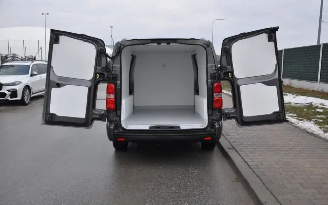 PEUGEOT EXPERT 2.0 HDI 177 KM AUTOMAT IZOTERMA KRAJOWY BEZWYPADKOWY I WŁAŚCICIEL Drzwi przesuwne z dwóch stron 