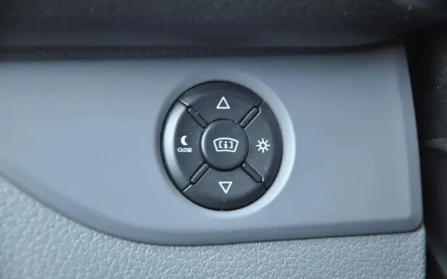 PEUGEOT EXPERT 2.0 HDI 177 KM AUTOMAT IZOTERMA KRAJOWY BEZWYPADKOWY I WŁAŚCICIEL Drzwi przesuwne z dwóch stron 