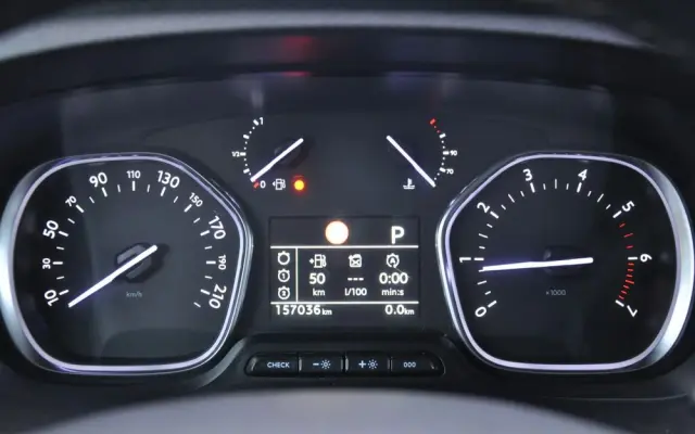 PEUGEOT EXPERT 2.0 HDI 177 KM AUTOMAT IZOTERMA KRAJOWY BEZWYPADKOWY I WŁAŚCICIEL Drzwi przesuwne z dwóch stron 