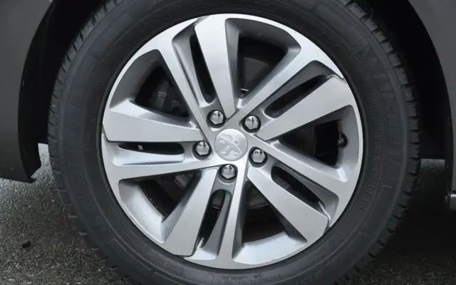 PEUGEOT EXPERT 2.0 HDI 177 KM AUTOMAT IZOTERMA KRAJOWY BEZWYPADKOWY I WŁAŚCICIEL Drzwi przesuwne z dwóch stron 