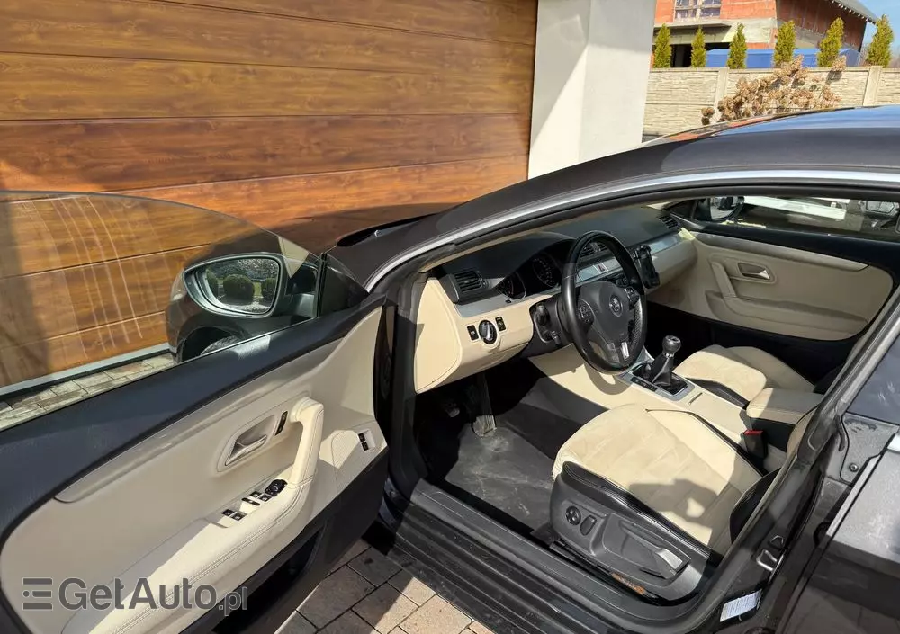 VOLKSWAGEN Passat CC 
