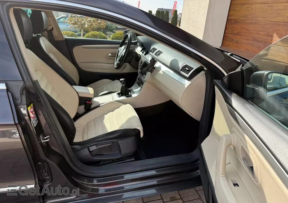 VOLKSWAGEN Passat CC 