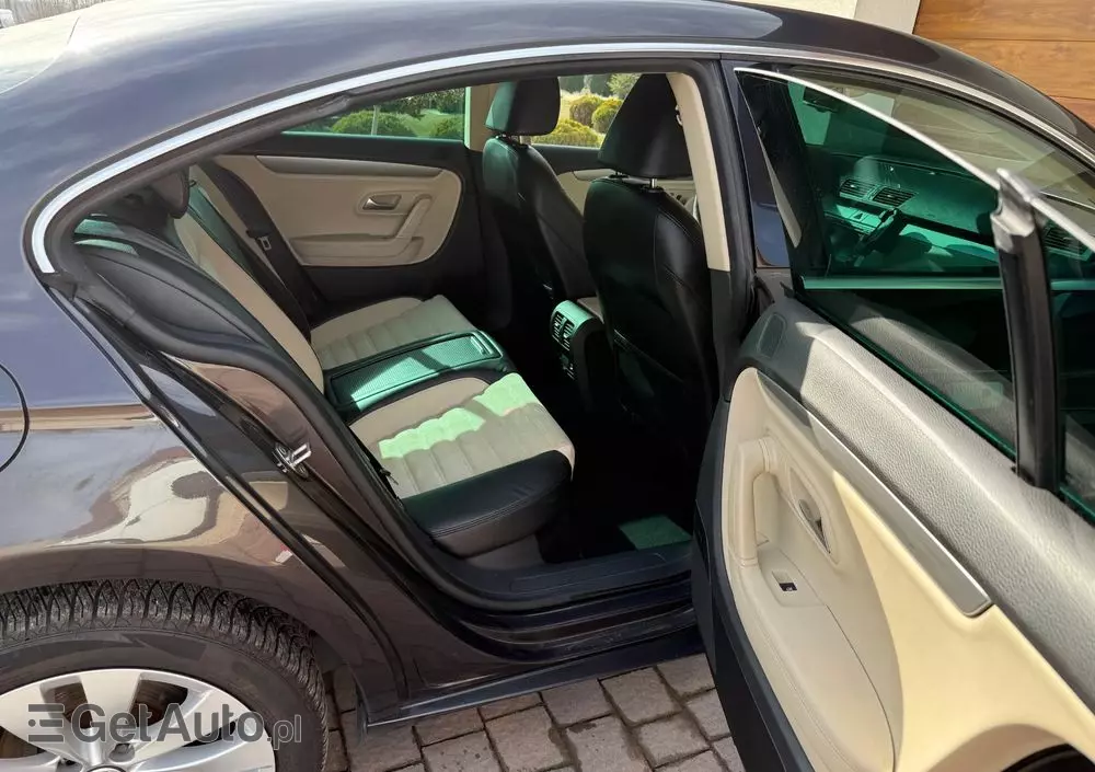 VOLKSWAGEN Passat CC 