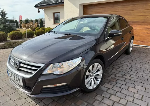VOLKSWAGEN Passat CC 